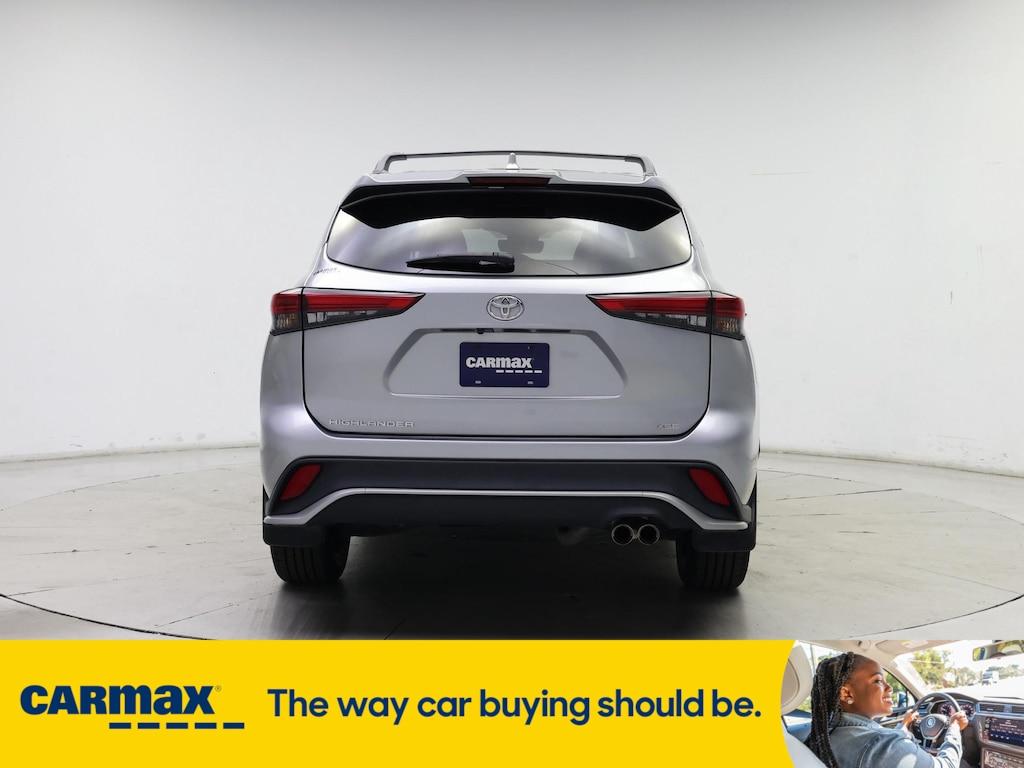 used 2021 Toyota Highlander car, priced at $30,998
