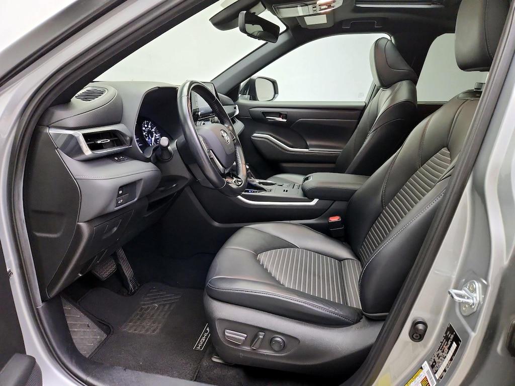 used 2021 Toyota Highlander car, priced at $30,998