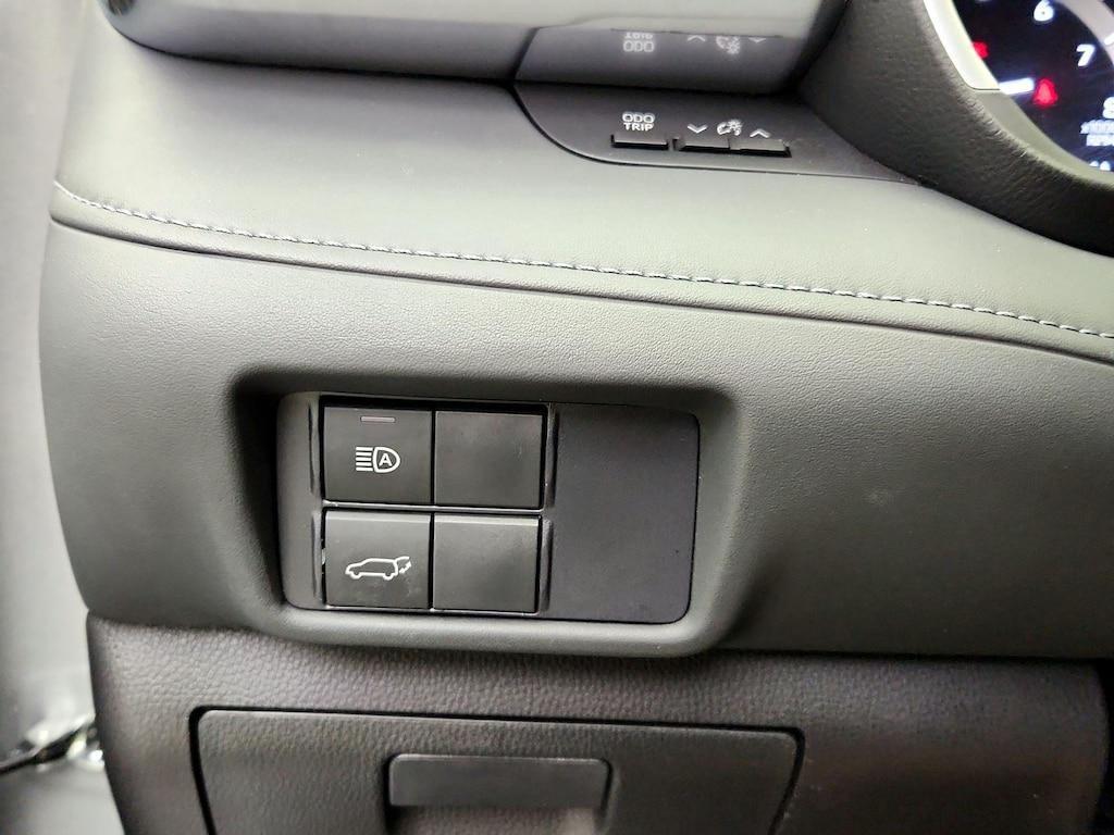 used 2021 Toyota Highlander car, priced at $30,998