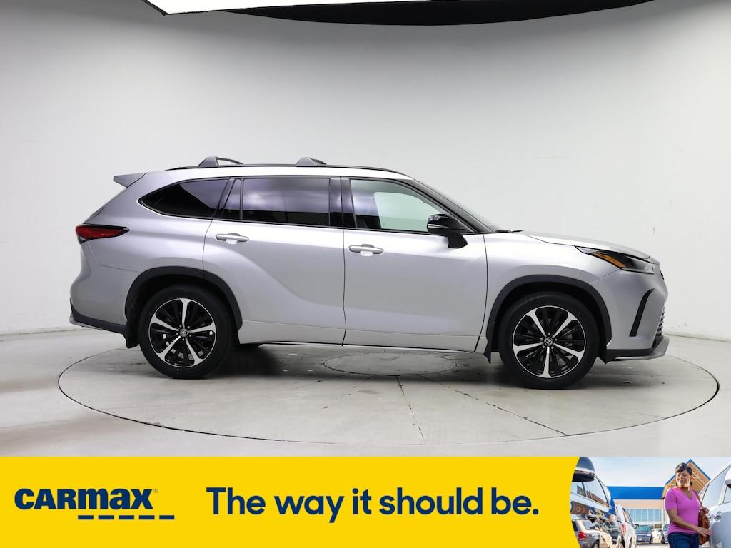 used 2021 Toyota Highlander car, priced at $30,998
