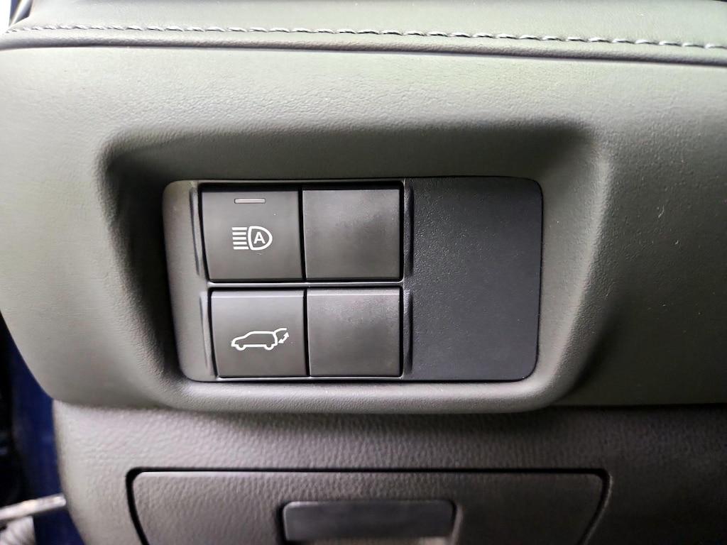 used 2021 Toyota Highlander car, priced at $30,998