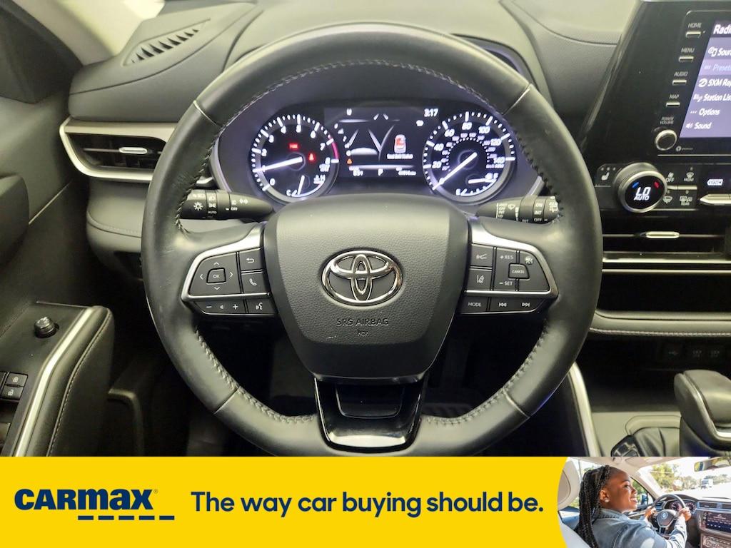 used 2021 Toyota Highlander car, priced at $30,998