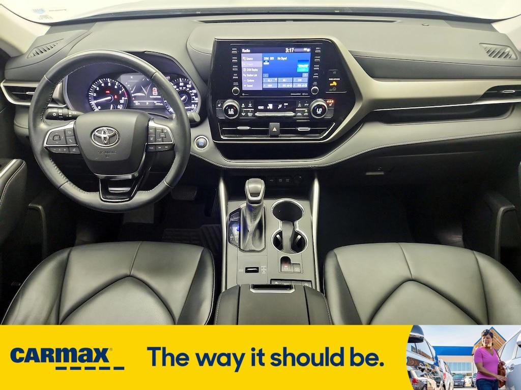 used 2021 Toyota Highlander car, priced at $30,998