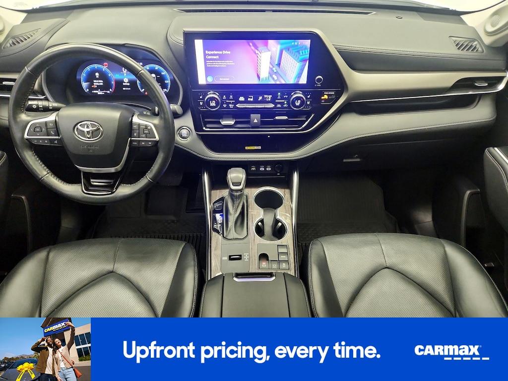 used 2023 Toyota Highlander car, priced at $38,998