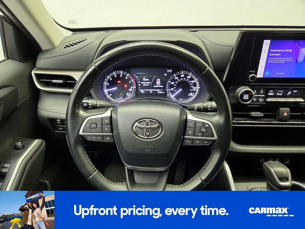 used 2023 Toyota Highlander car, priced at $28,998