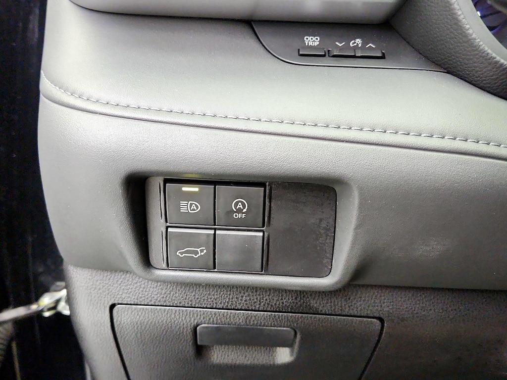 used 2023 Toyota Highlander car, priced at $28,998