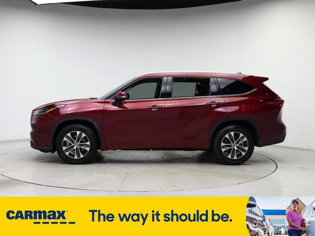 used 2021 Toyota Highlander car, priced at $33,998