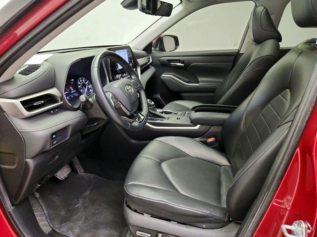 used 2021 Toyota Highlander car, priced at $33,998