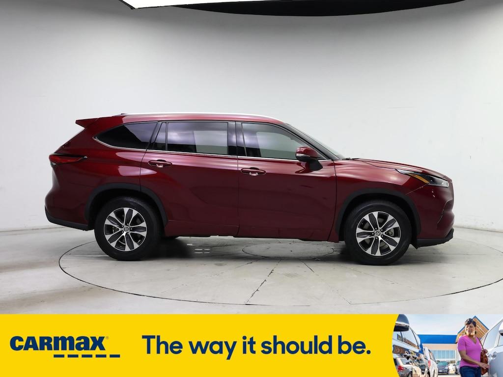used 2021 Toyota Highlander car, priced at $33,998
