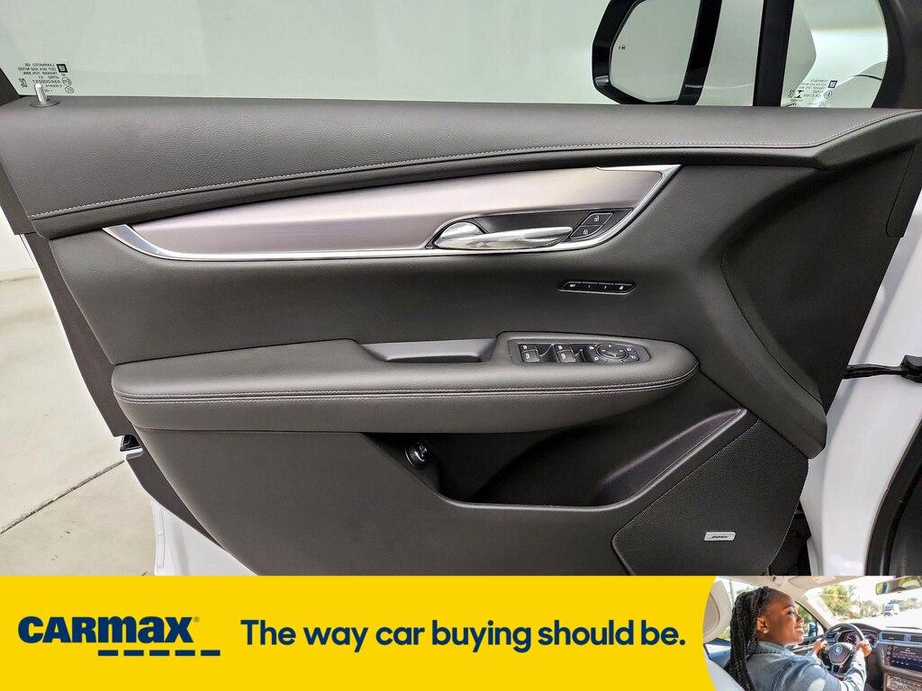 used 2023 Cadillac XT6 car, priced at $36,998