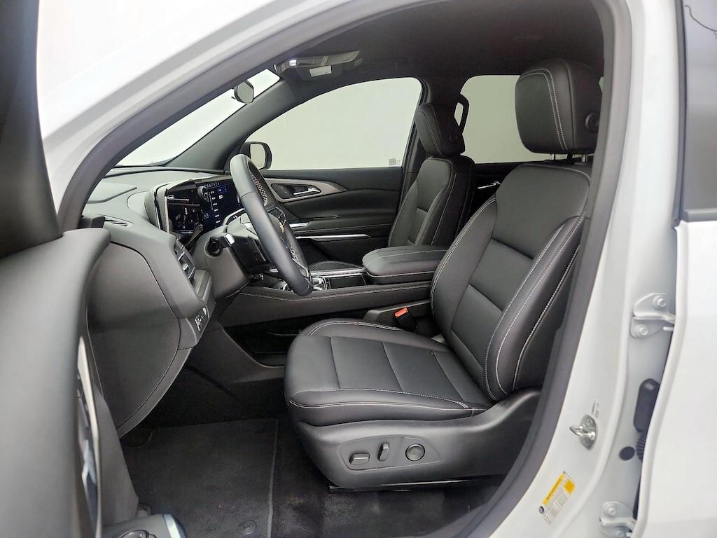 used 2025 Chevrolet Traverse car, priced at $41,998