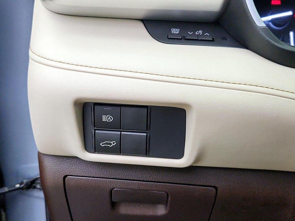 used 2021 Toyota Highlander car, priced at $34,998
