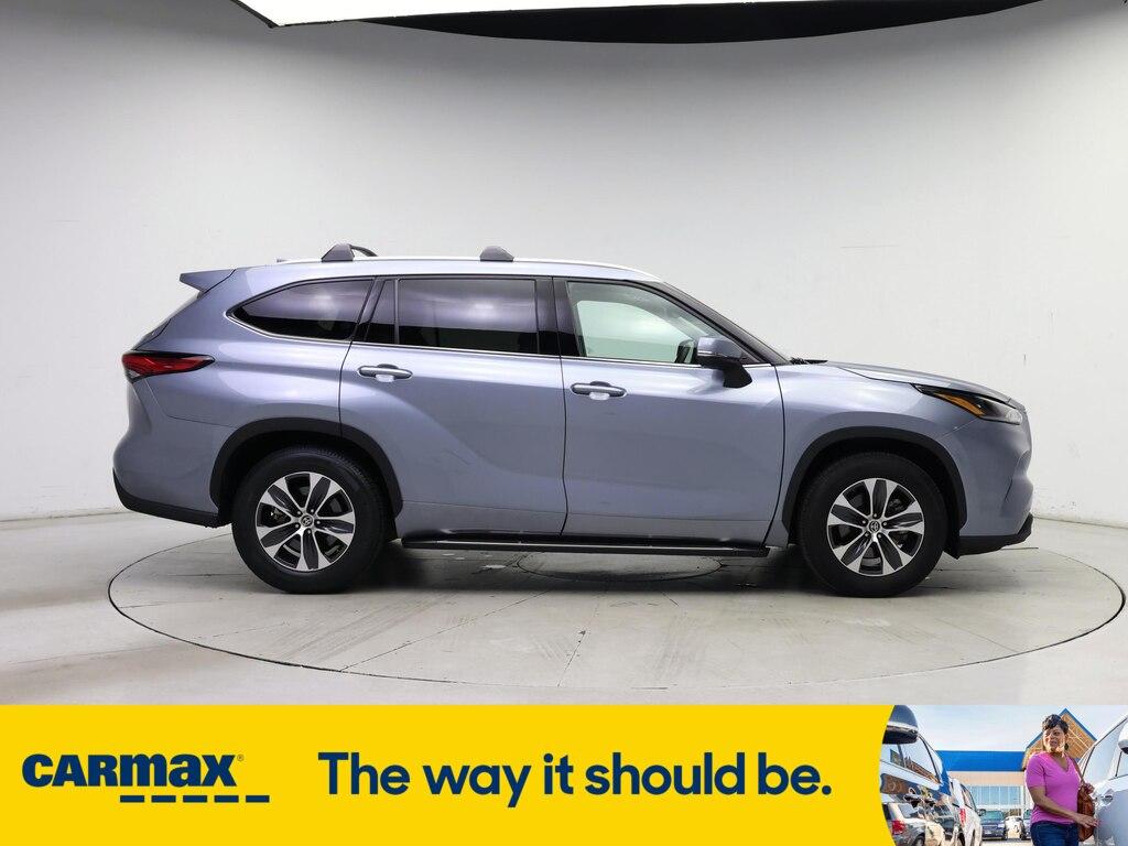 used 2021 Toyota Highlander car, priced at $34,998