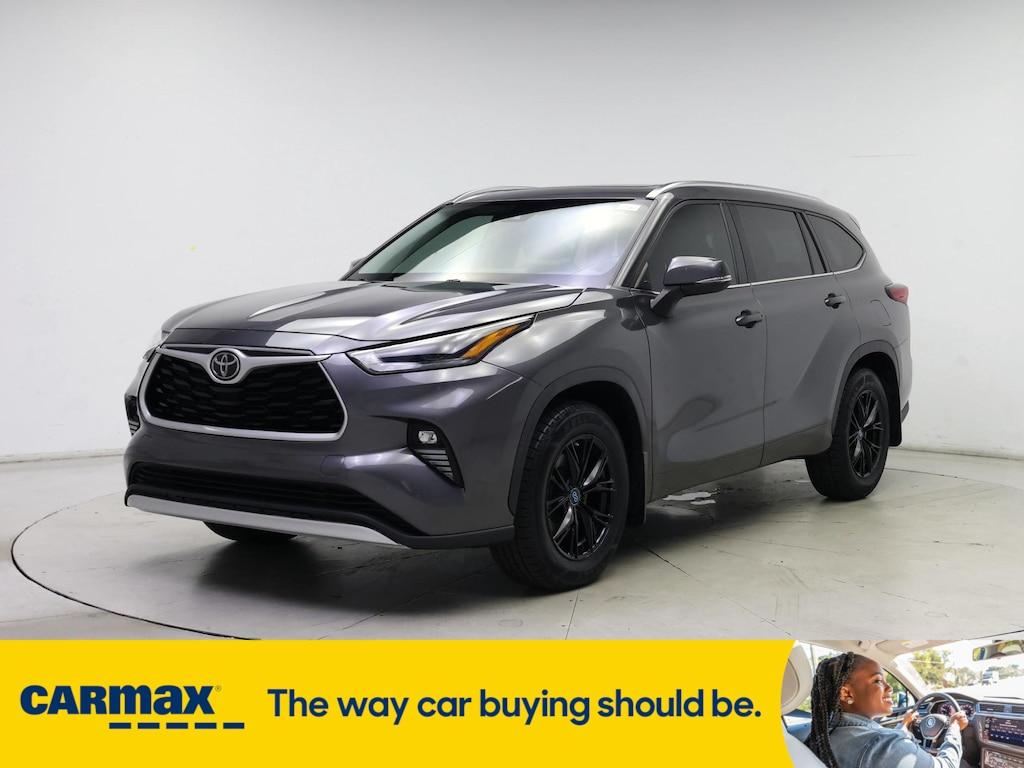 used 2021 Toyota Highlander car, priced at $30,998