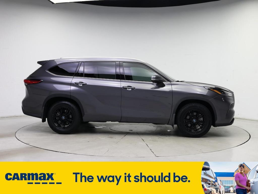 used 2021 Toyota Highlander car, priced at $30,998