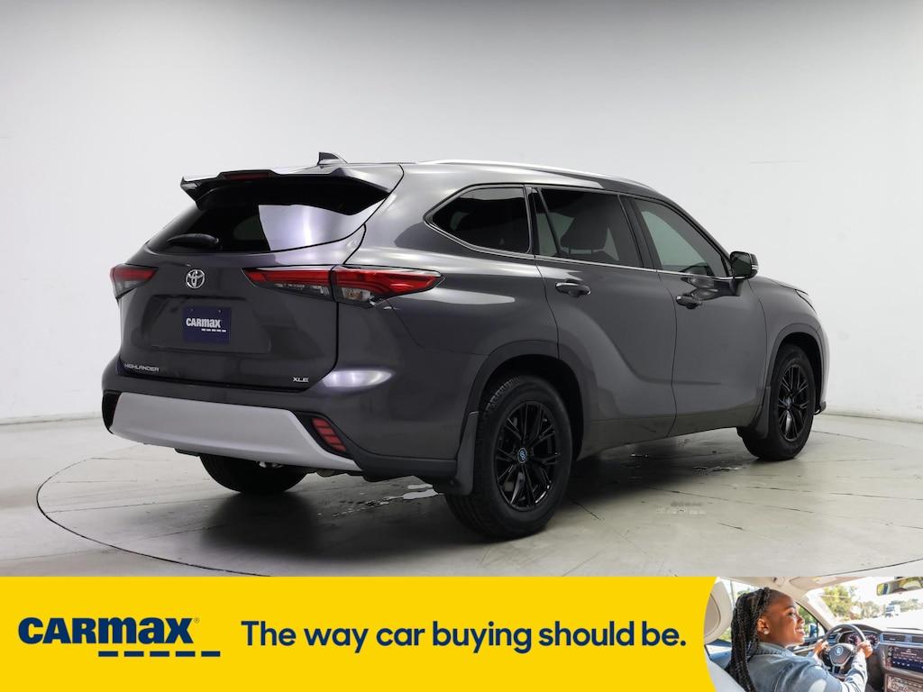 used 2021 Toyota Highlander car, priced at $30,998