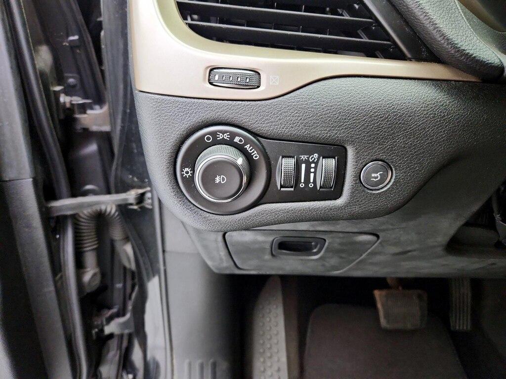 used 2014 Jeep Cherokee car, priced at $12,599