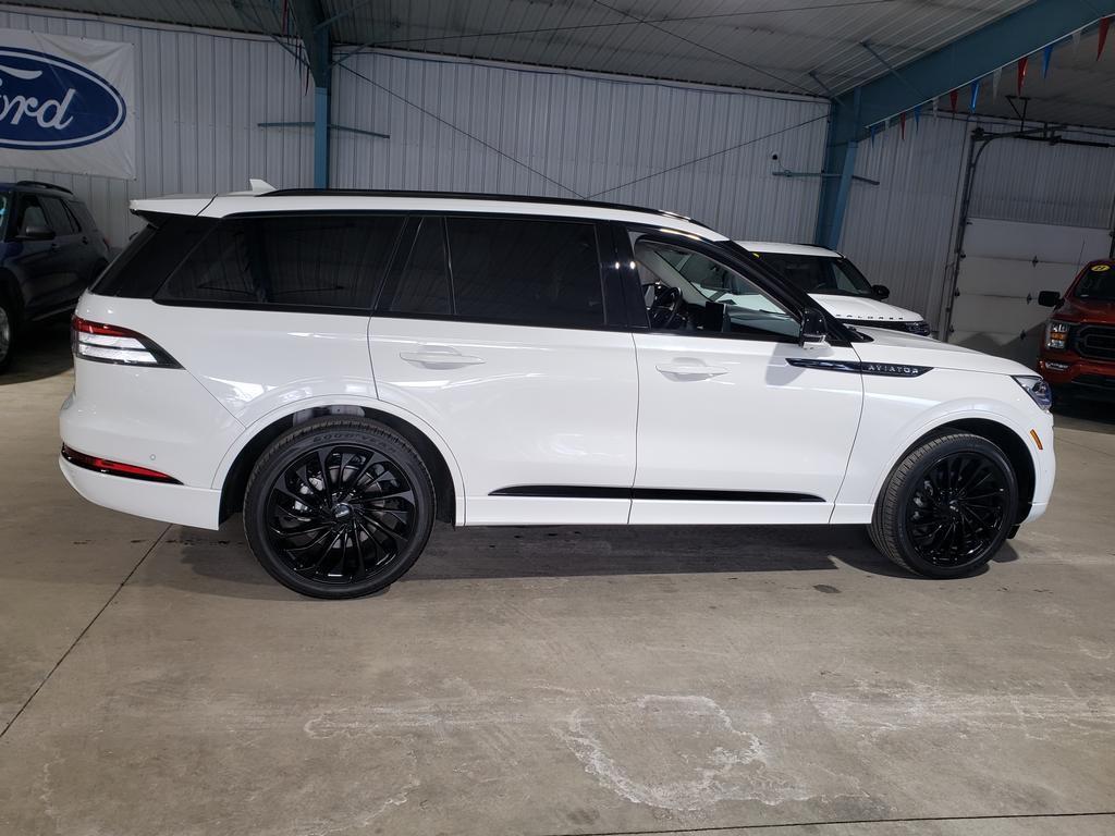 used 2024 Lincoln Aviator car, priced at $65,999