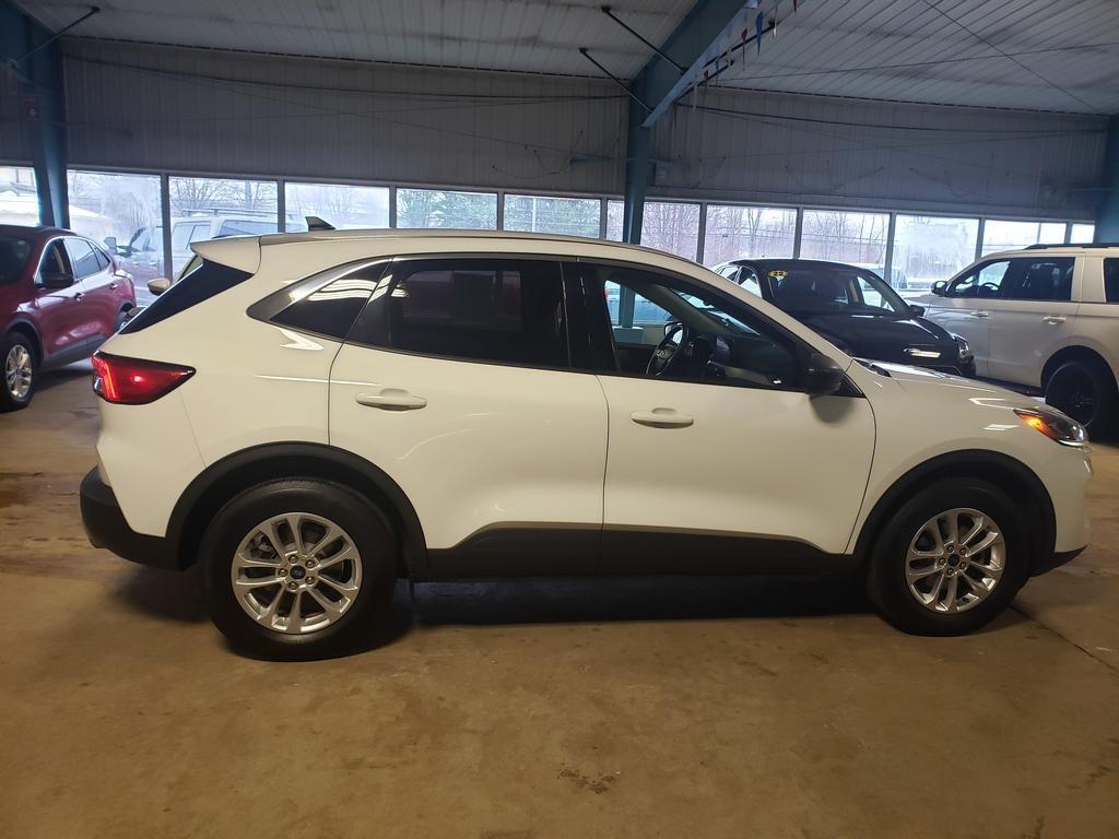 used 2022 Ford Escape car, priced at $25,999