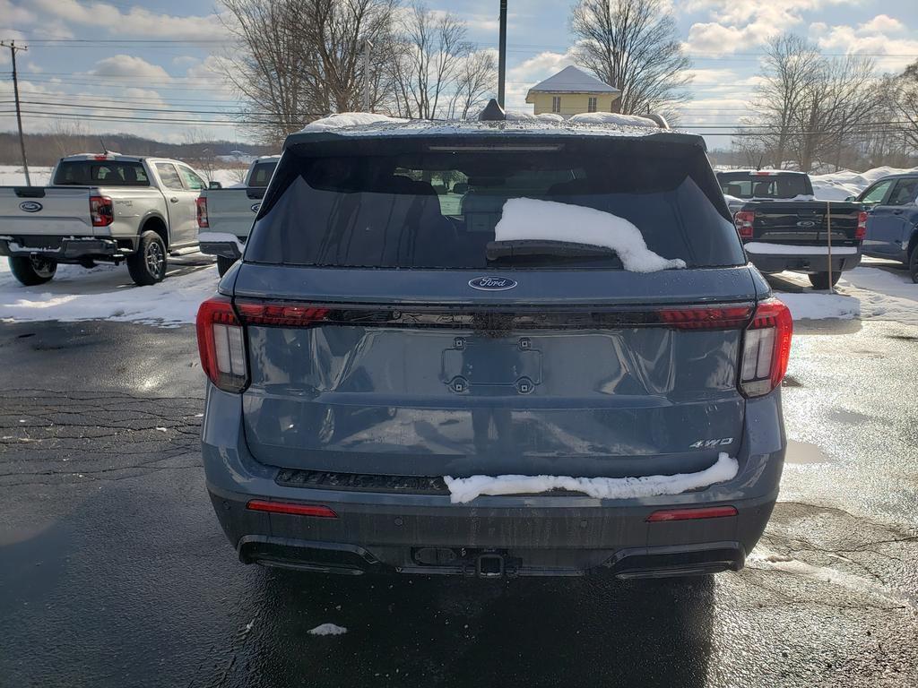 new 2025 Ford Explorer car, priced at $48,905