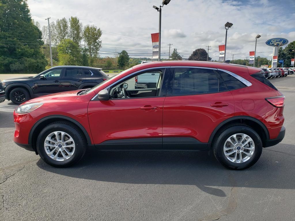 used 2022 Ford Escape car, priced at $25,999