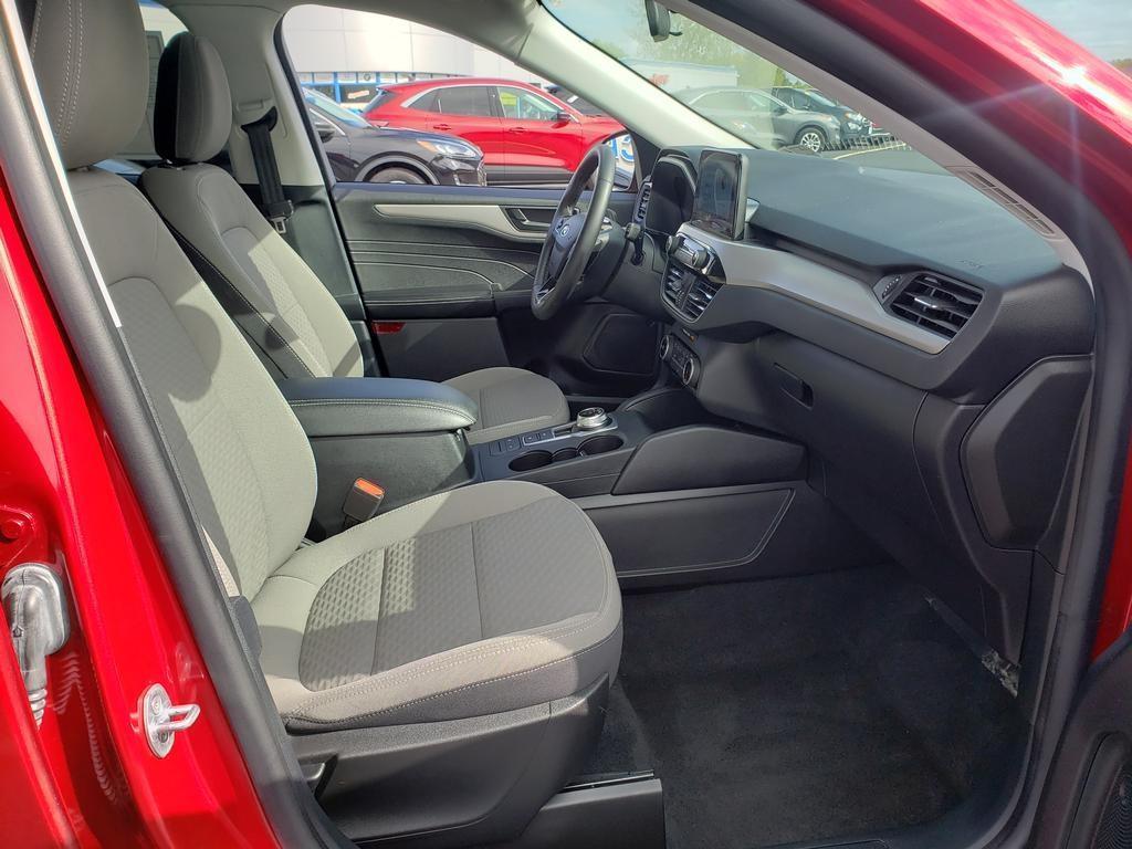 used 2022 Ford Escape car, priced at $25,999