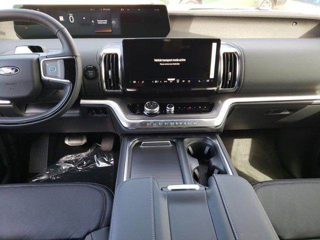 new 2025 Ford Expedition car, priced at $84,890