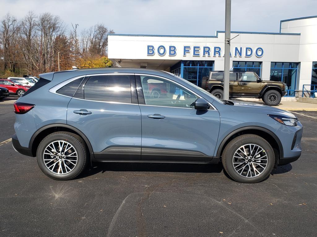 new 2025 Ford Escape car, priced at $40,055