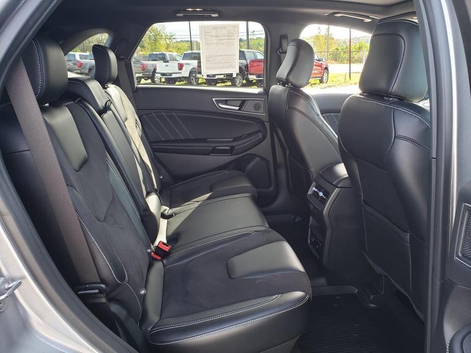 used 2022 Ford Edge car, priced at $38,999