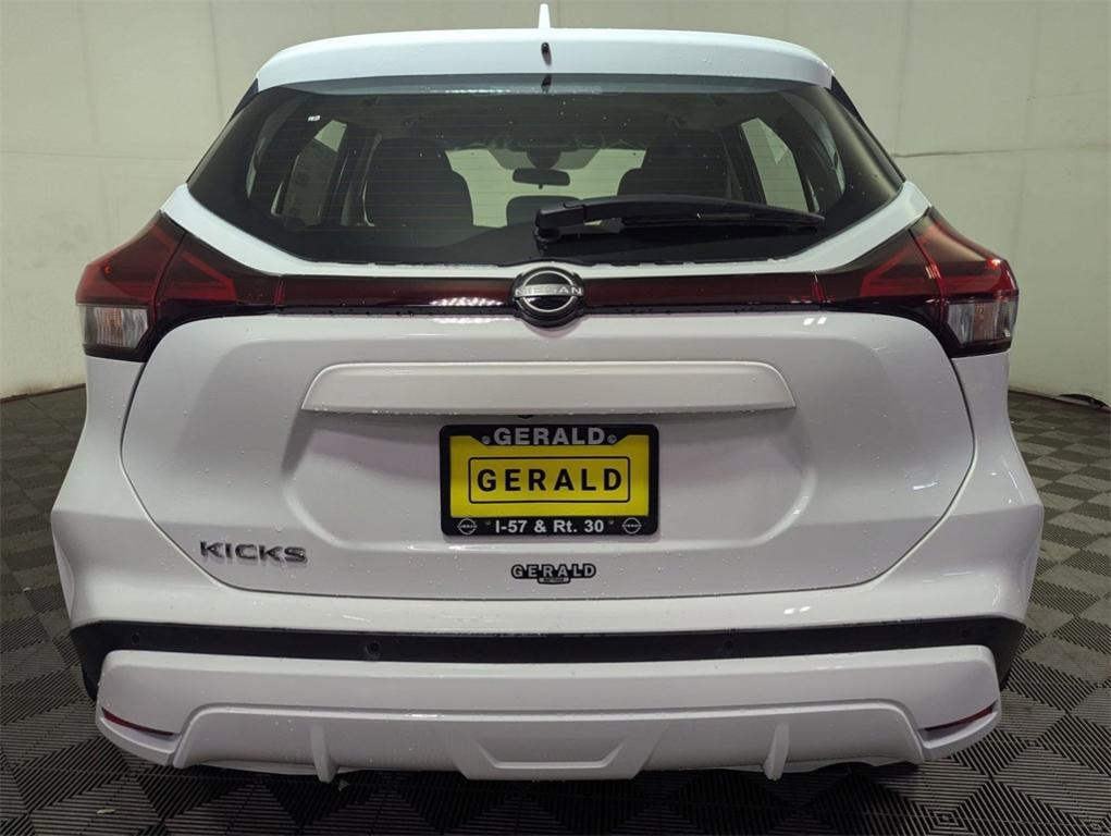 new 2025 Nissan Kicks Play car, priced at $21,979