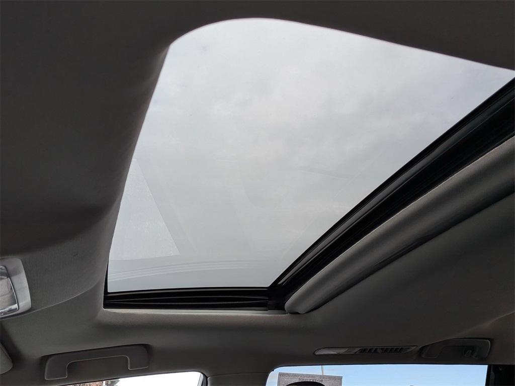 used 2018 Toyota Highlander car, priced at $23,977