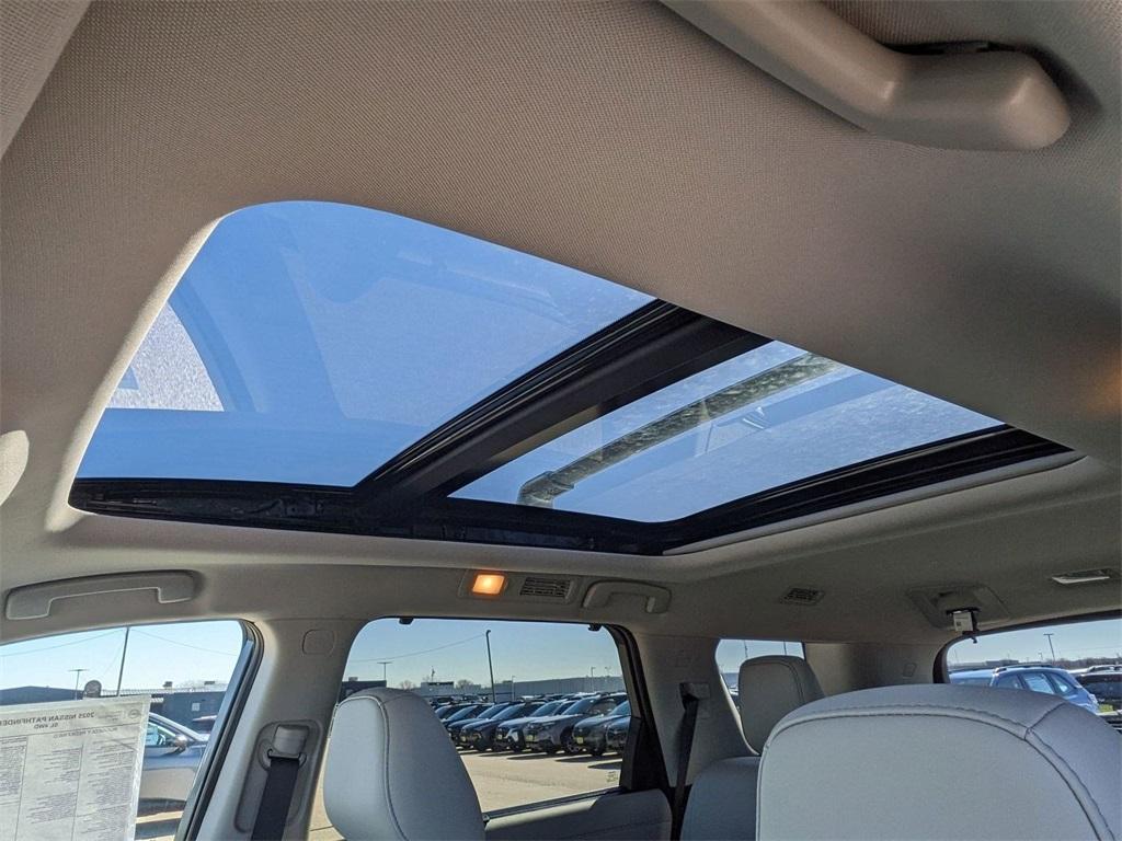 new 2025 Nissan Pathfinder car, priced at $47,658