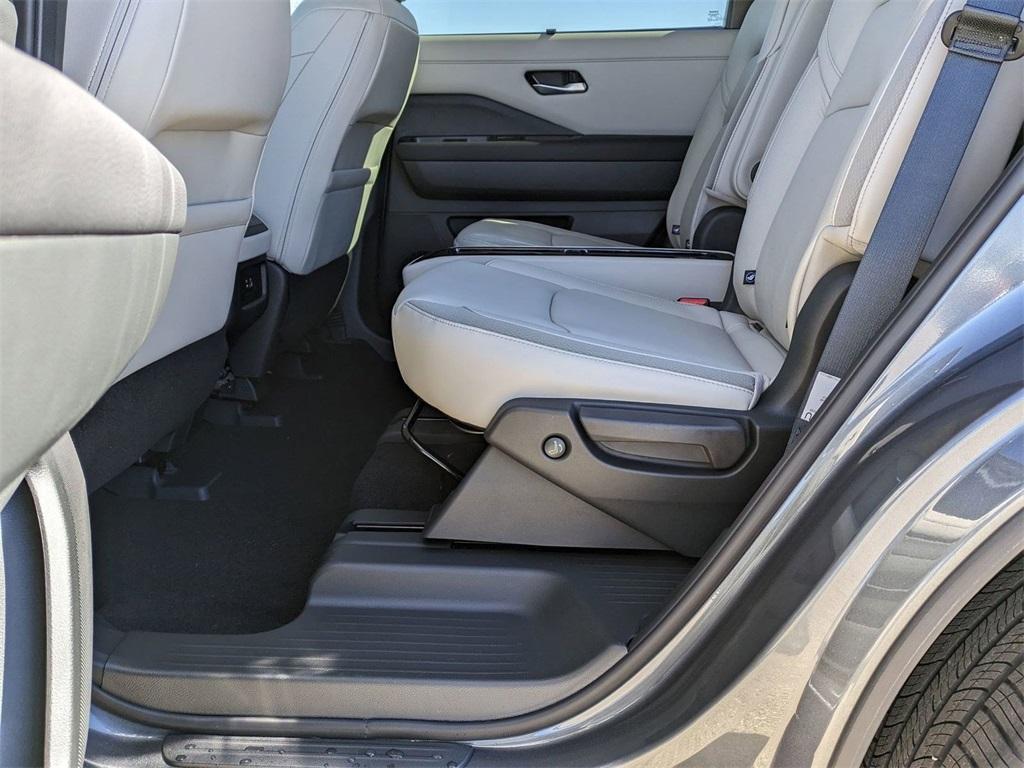 new 2025 Nissan Pathfinder car, priced at $47,658