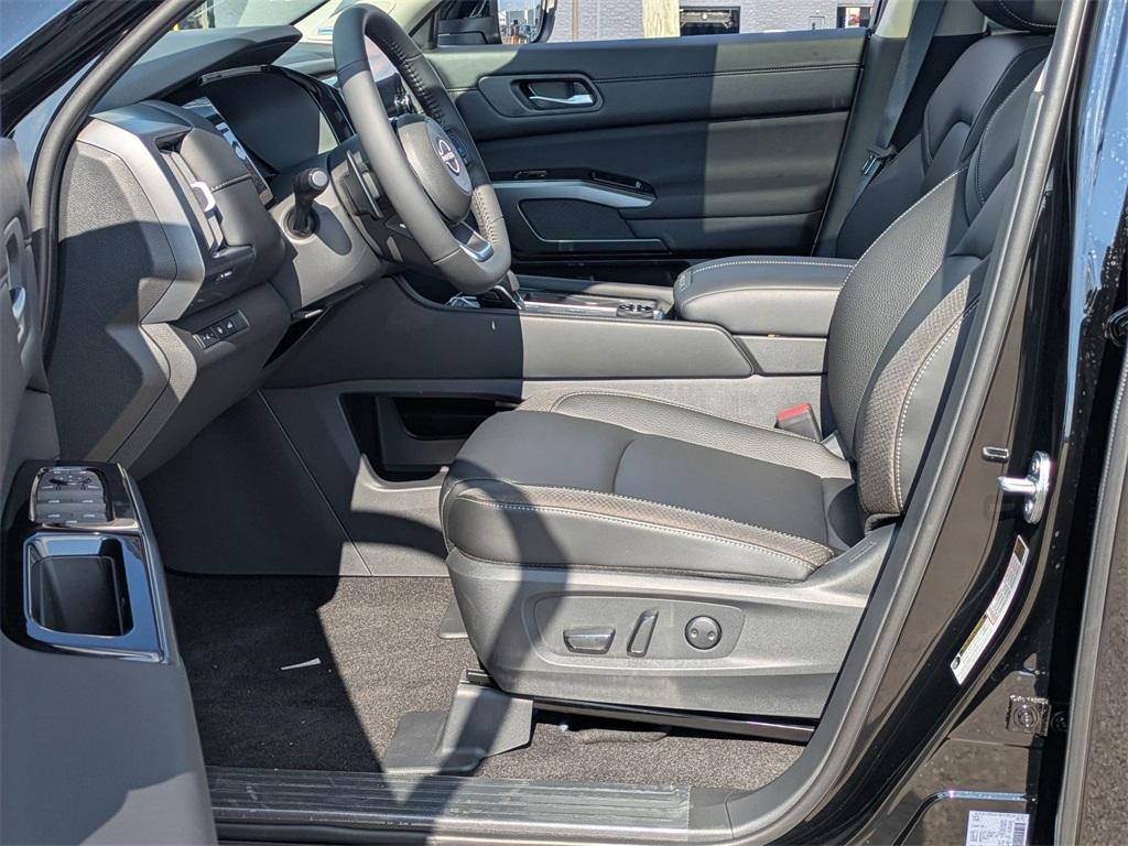 new 2025 Nissan Pathfinder car, priced at $45,918