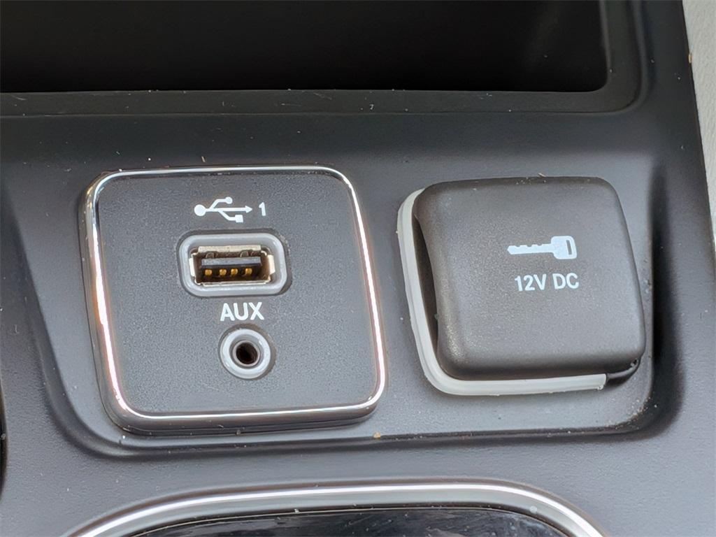 used 2019 Jeep Cherokee car, priced at $21,977
