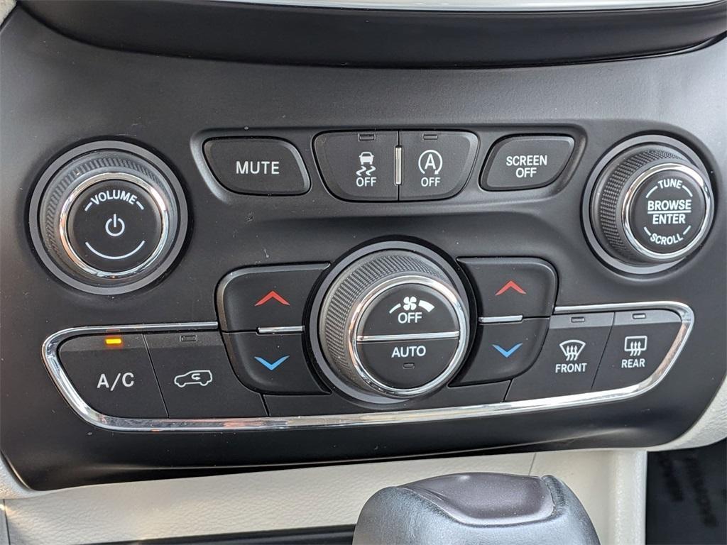used 2019 Jeep Cherokee car, priced at $21,977