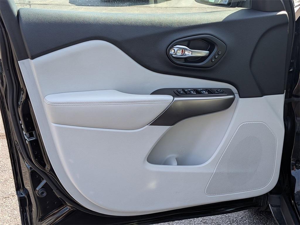 used 2019 Jeep Cherokee car, priced at $21,977