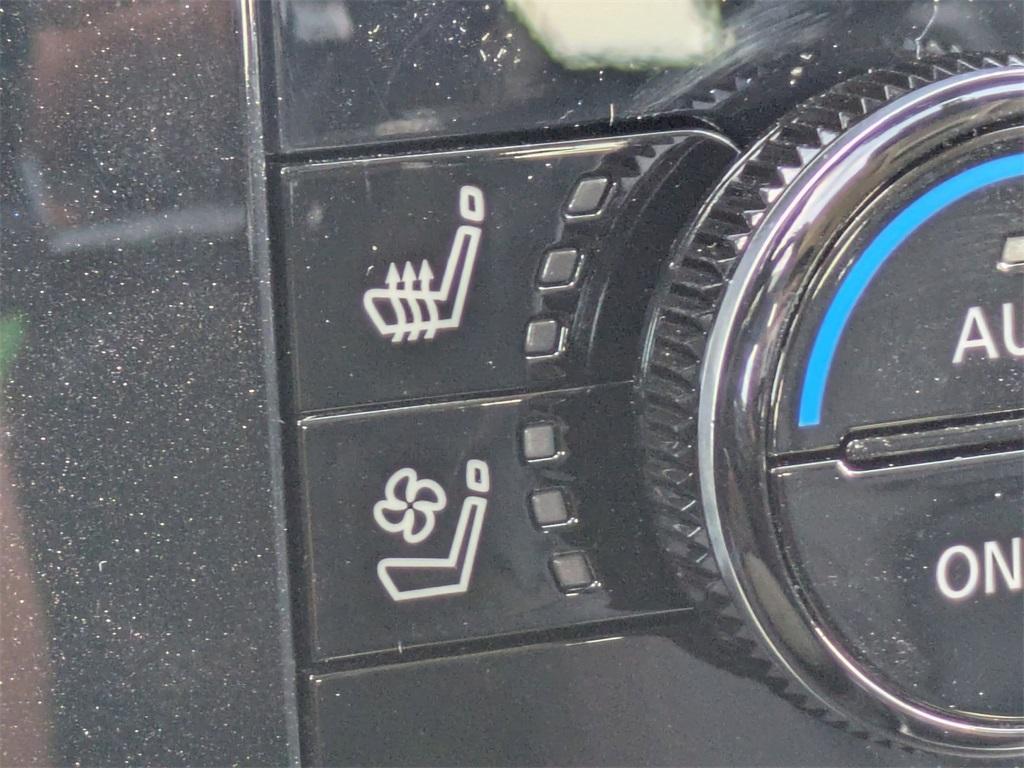 new 2025 Nissan Pathfinder car, priced at $48,960