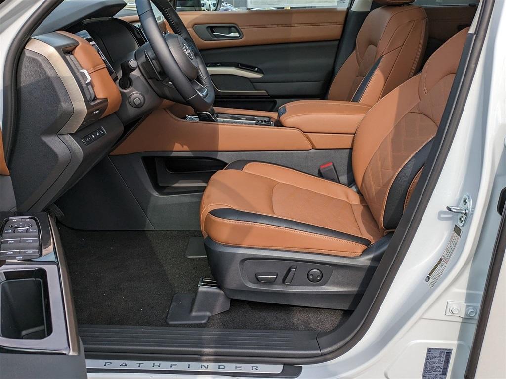 new 2025 Nissan Pathfinder car, priced at $50,552