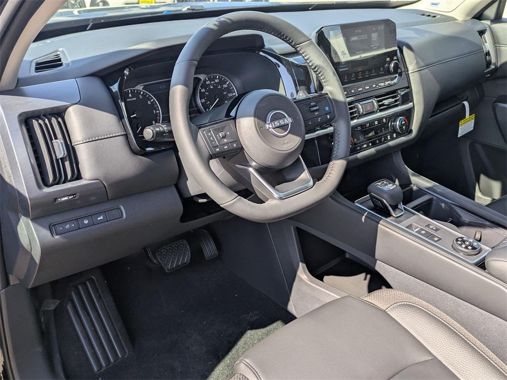 new 2025 Nissan Pathfinder car, priced at $45,918
