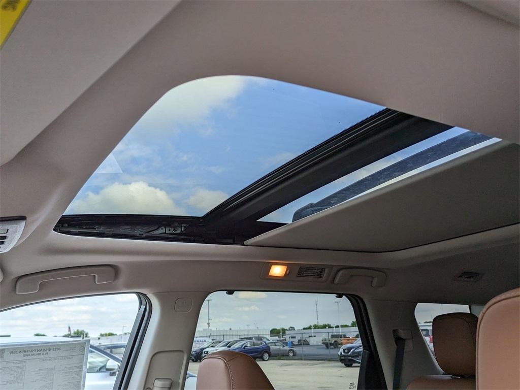 new 2025 Nissan Pathfinder car, priced at $51,752