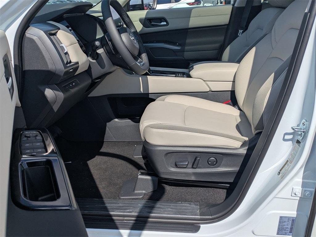 new 2025 Nissan Pathfinder car, priced at $46,324