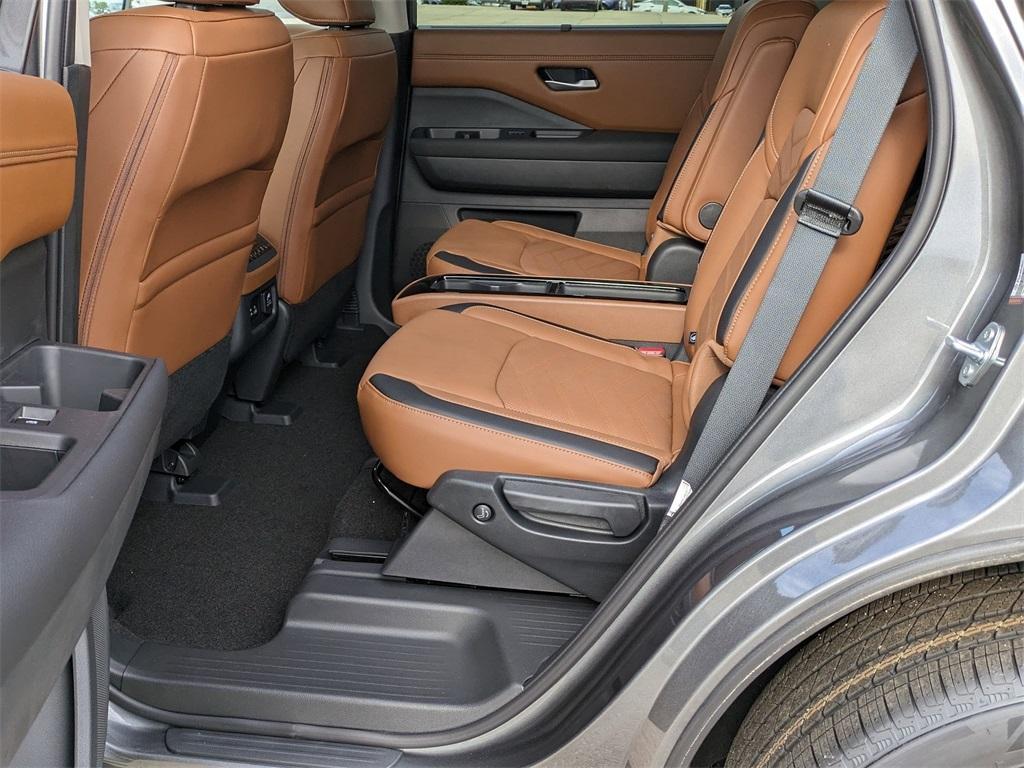 new 2025 Nissan Pathfinder car, priced at $50,154