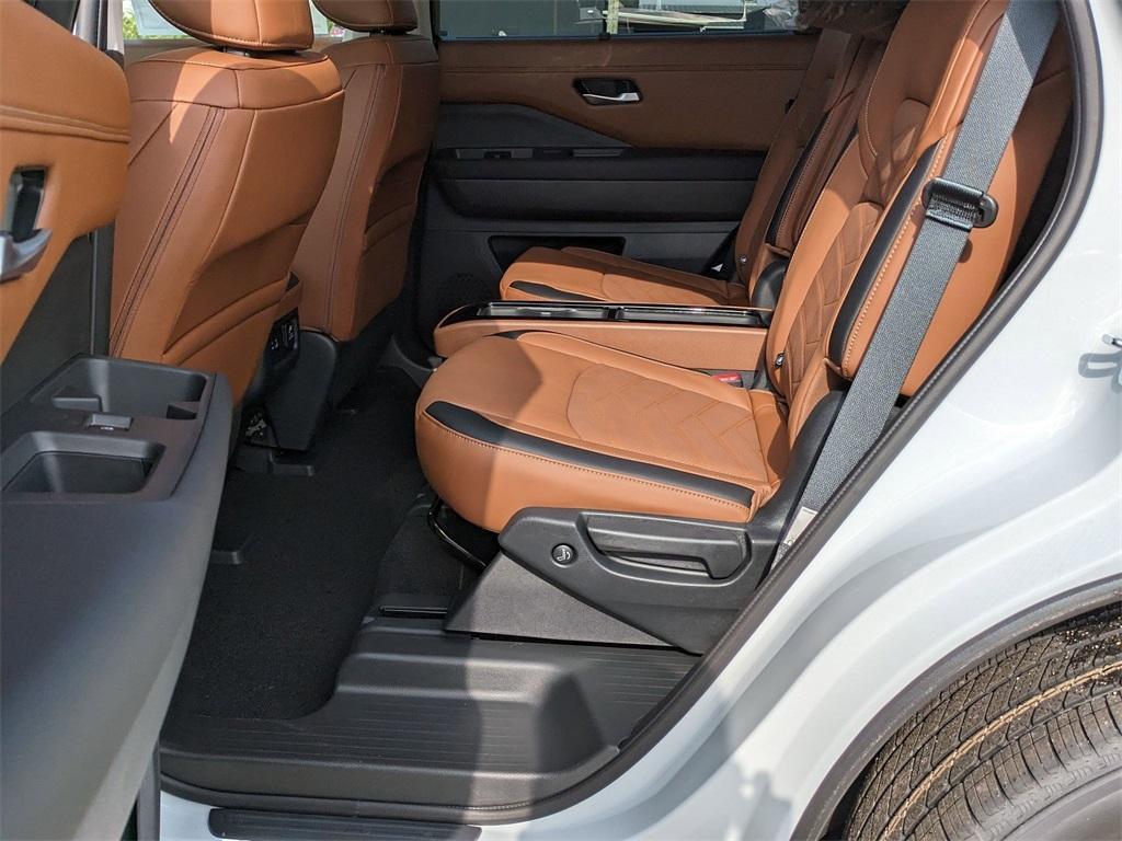 new 2025 Nissan Pathfinder car, priced at $51,752