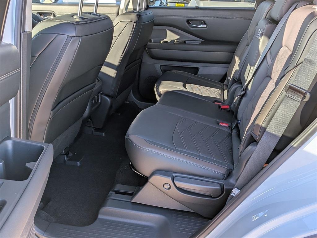new 2025 Nissan Pathfinder car, priced at $48,960