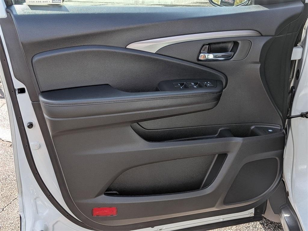 used 2022 Honda Pilot car, priced at $29,977
