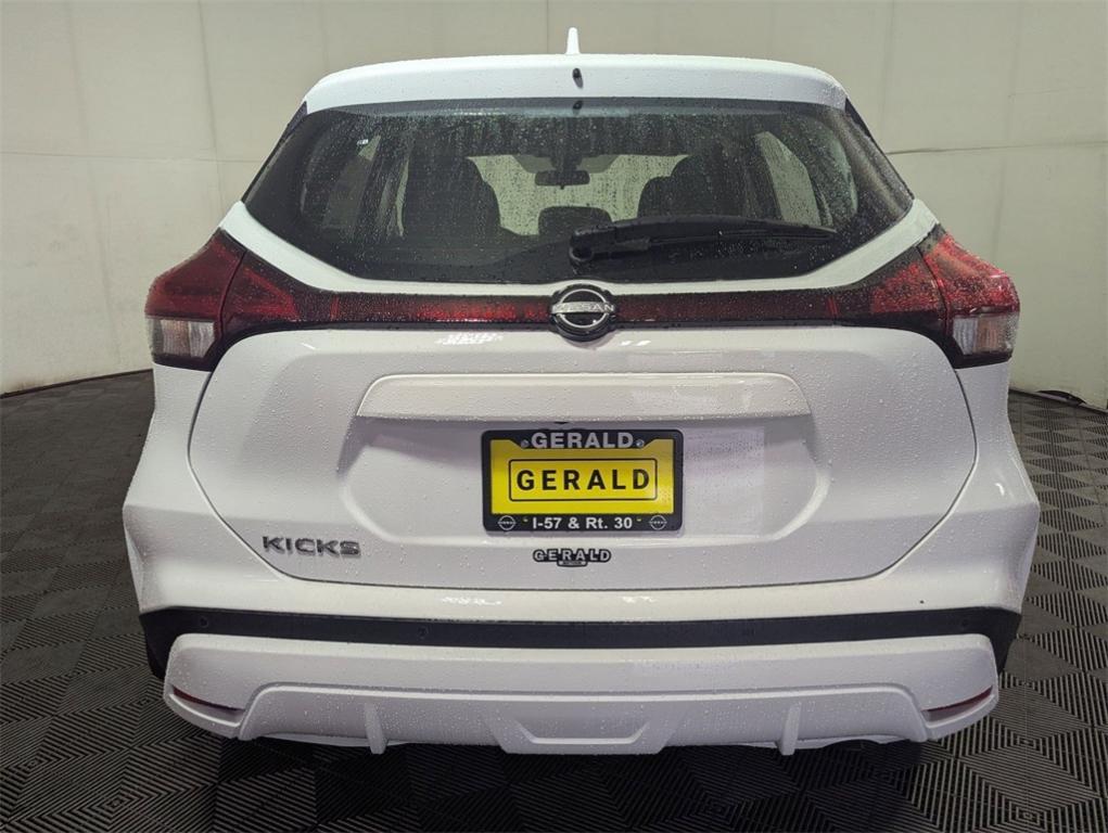 new 2025 Nissan Kicks Play car, priced at $22,057