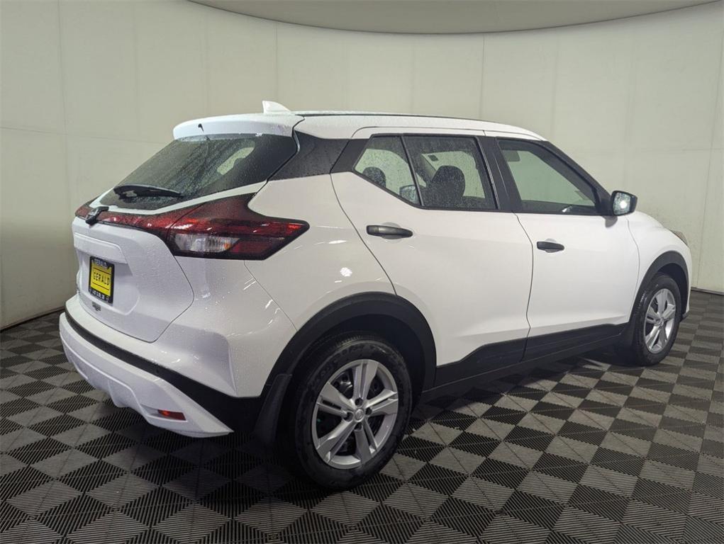 new 2025 Nissan Kicks Play car, priced at $22,057