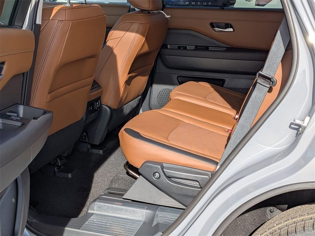 new 2025 Nissan Pathfinder car, priced at $48,625