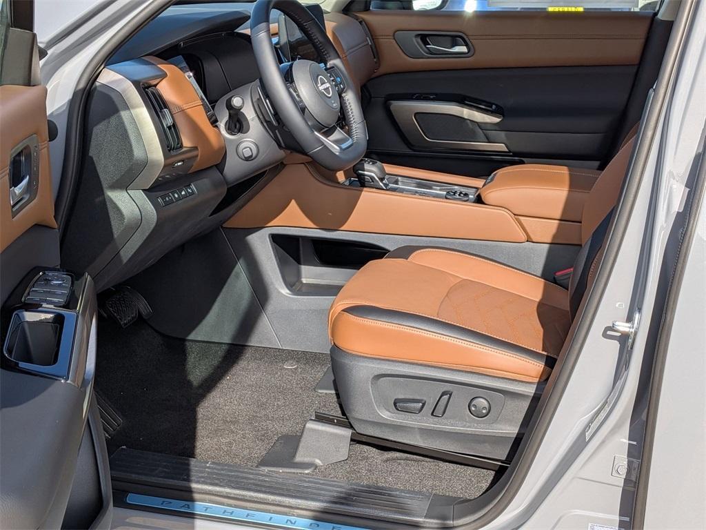 new 2025 Nissan Pathfinder car, priced at $48,625